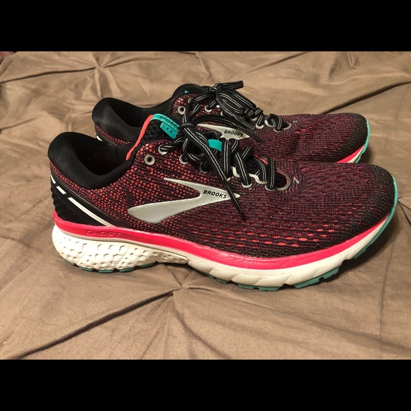 brooks running shoes women size 8